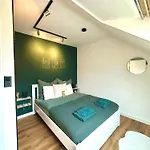 Stilvoll-modern-neu * Meerbusch