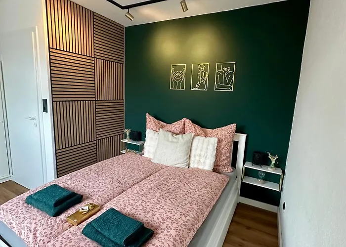 Stilvoll-modern-neu Lejlighed